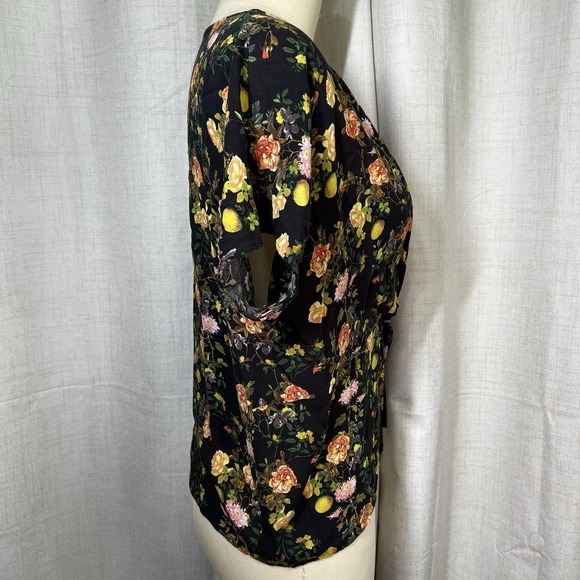 Blouse‎ Size Small Banana Republic Tie Front Floral Rayon Black Dark Cottagecore - Picture 8 of 11